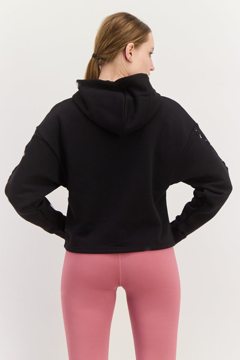 PUMA هودي رياضي نسائي بأكمام طويلة مناسب في الهواء الطلق، أسود - Image 3