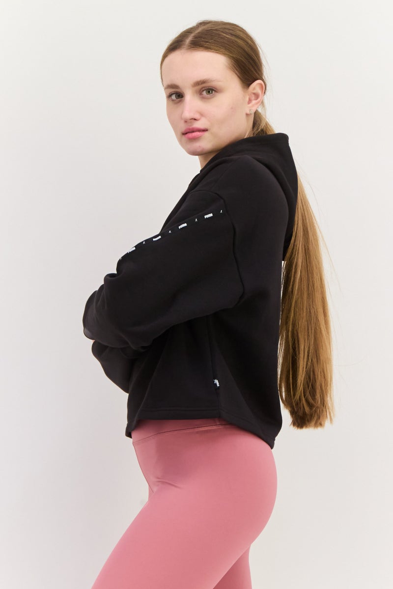 PUMA هودي رياضي نسائي بأكمام طويلة مناسب في الهواء الطلق، أسود - Image 2