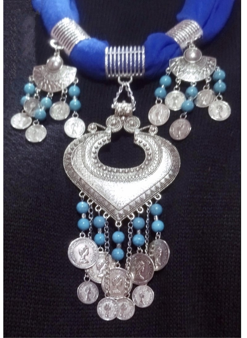 R&R A scarf made of cotton, lycra, with multi-shaped pendants, with turquoise acrylic - Image 2