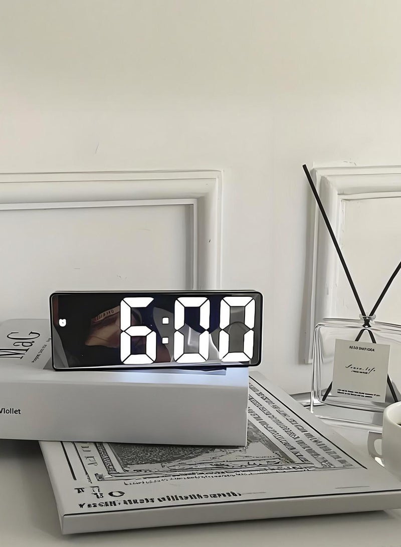 نيس آرت الحديثة قادت ساعة المنبه الرقمية مع مرآة الانتهاء سطوع قابل للتعديل ، عرض درجة الحرارة ، ساعة المكتب المدعومة بواسطة USB لديكور غرفة النوم ، البطاريات غير المدمجة ساعات المنبه لغرف النوم (الأبيض) - Image 1