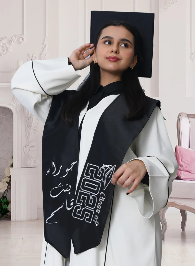 عبايات حوراء زي تخرج عباية اوف وايت مع وشاح وكاب اسود سادة