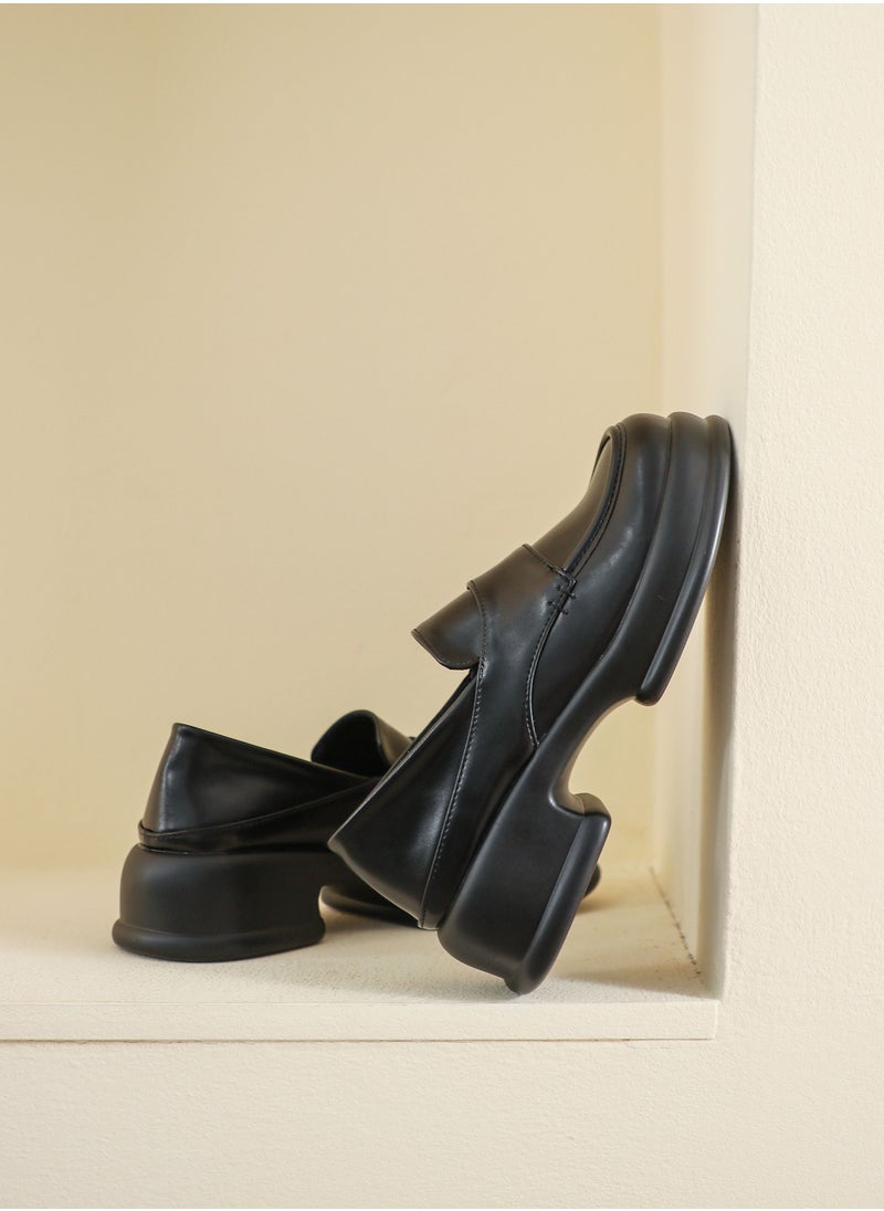 Loquat Round Toed English Style Leather Shoes Black  - Image 2
