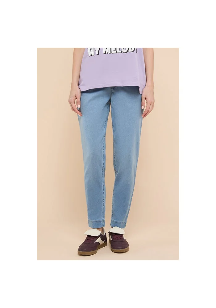 Washed Mom Fit Jeans with Button Closure