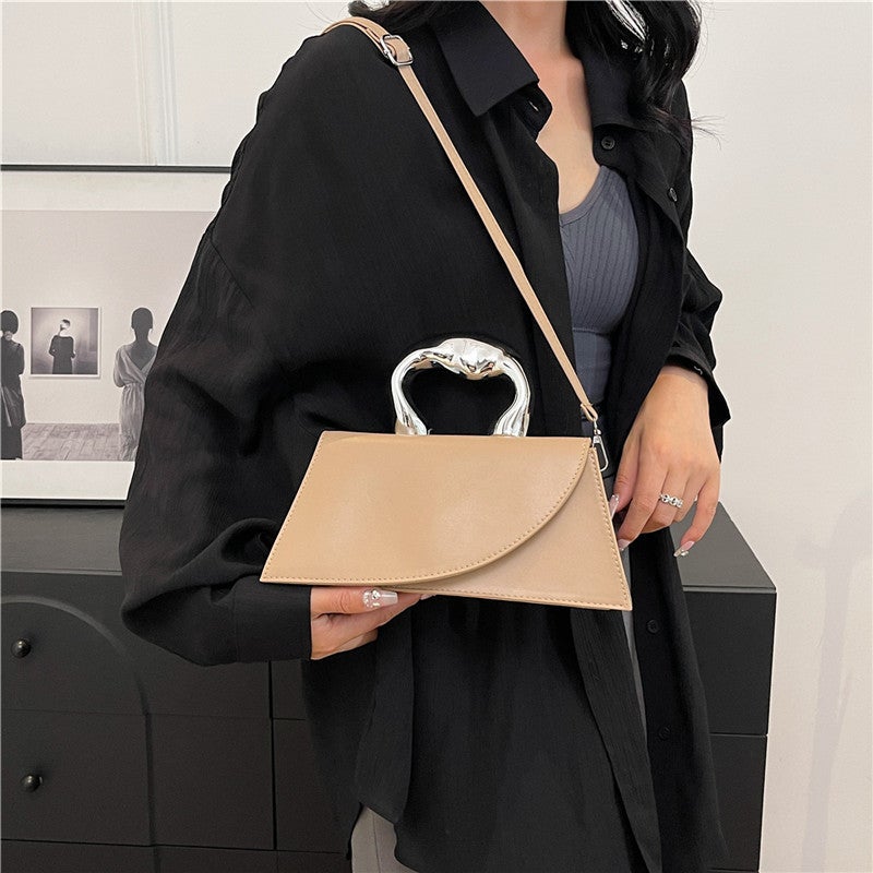 Niche Design Handbag Bag Women'S 2024 Spring And Trapezoidal Small Square Bag Stylish Personalized Fashion Handbag - Image 4