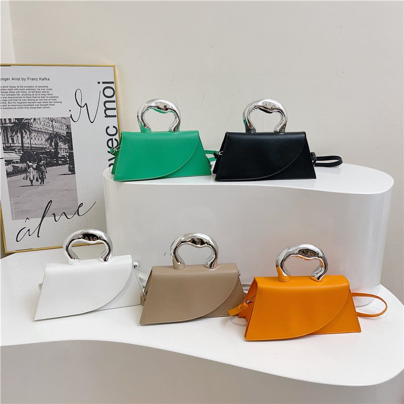 Niche Design Handbag Bag Women'S 2024 Spring And Trapezoidal Small Square Bag Stylish Personalized Fashion Handbag - Image 2