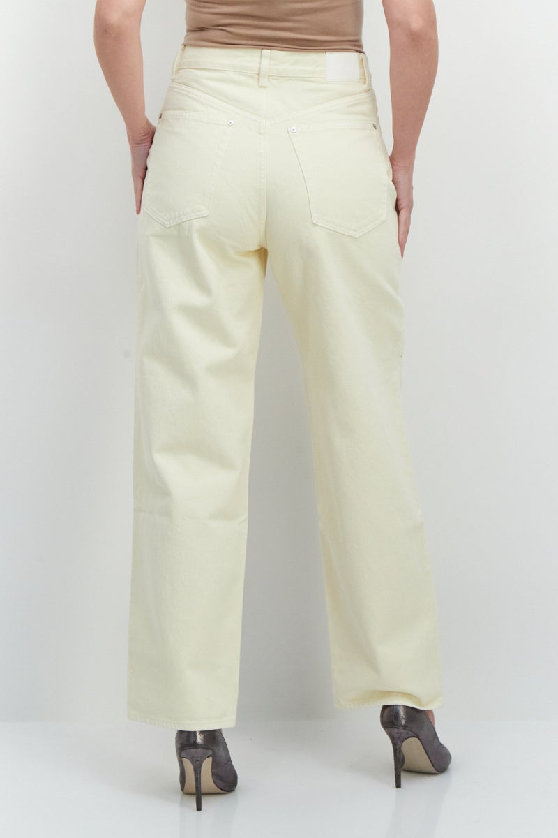 Weekday جينز نسائي بقصة عادية بارتفاع متوسط مع شق عند الركبة، كريمي - Image 4