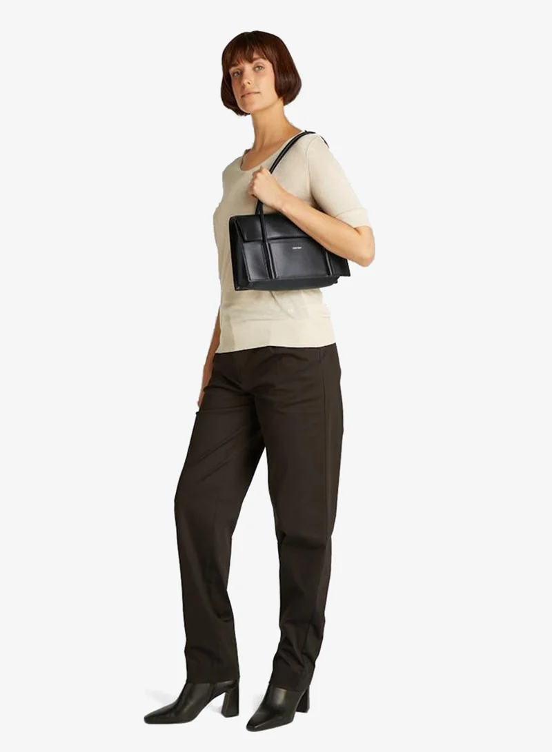 كالفن كلاين حقيبة كتف