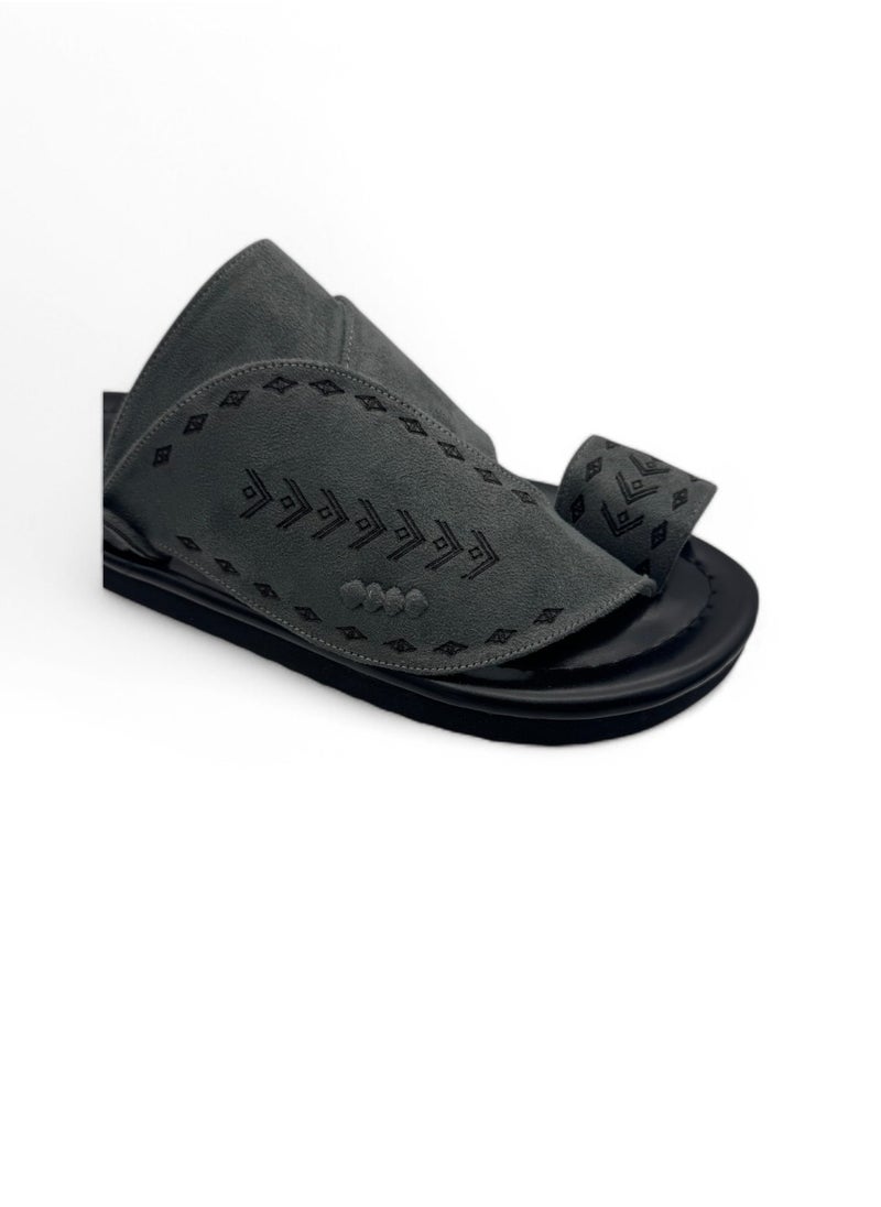 AL Fanoos Classic Arabic Slippers  - Image 4