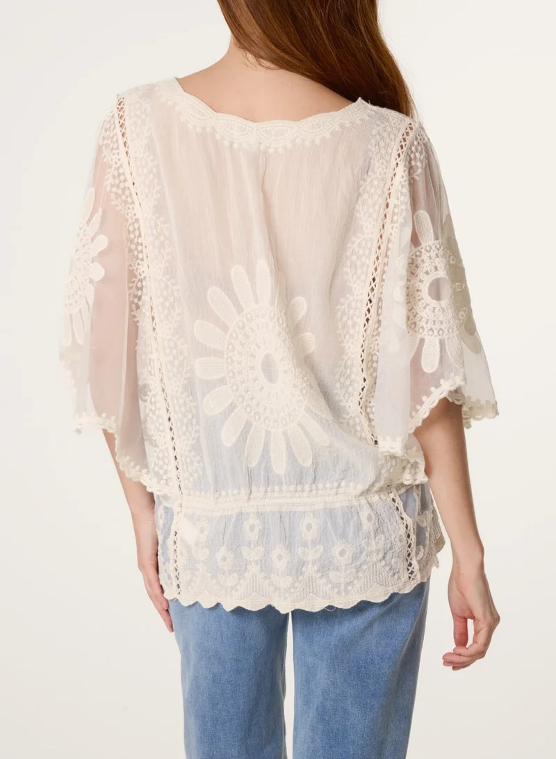 بلو فانيلا Sun Flower Lace Sleeve Blouse