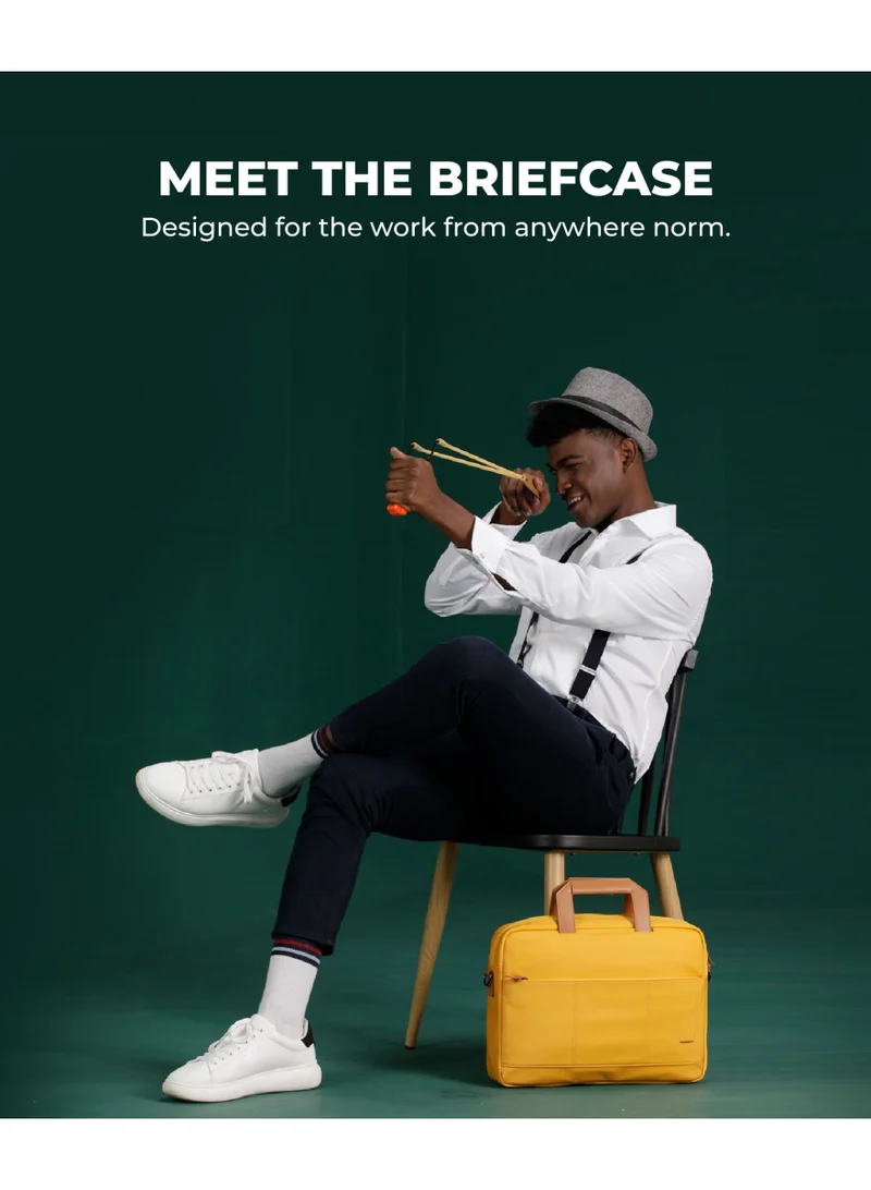 موكوبارا للتجارة ذ.م.م حقيبة كتف جلد نباتي قابلة للتعديل مقاومة للماء تتسع لأجهزة لابتوب حتى . بوصة