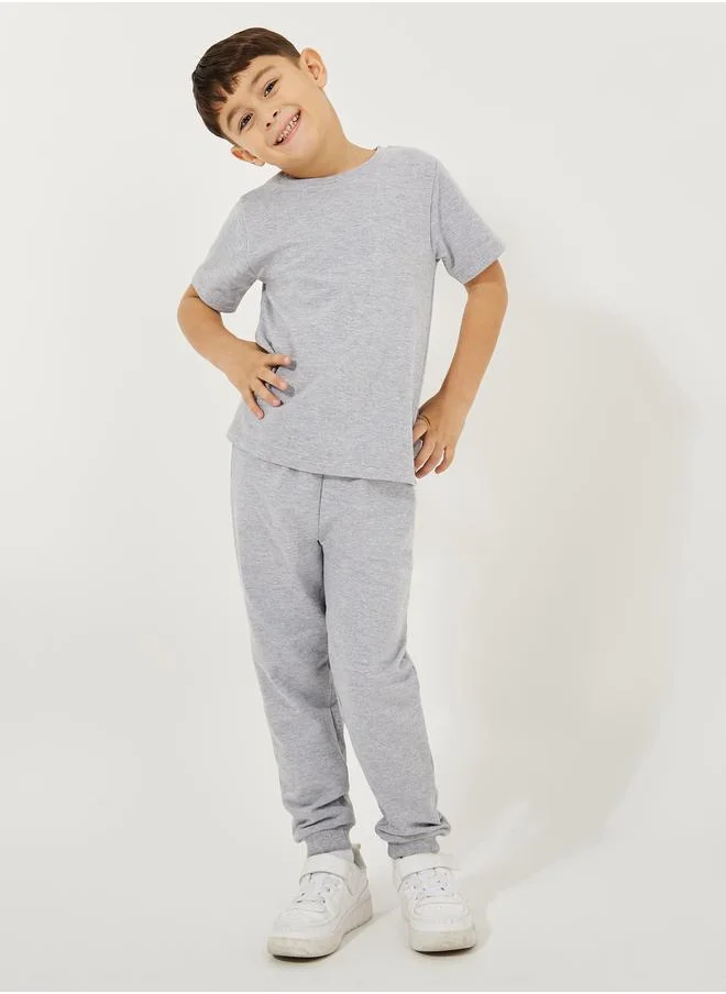 ستايلي Solid Round Neck T-Shirt & Full Length Pants Set