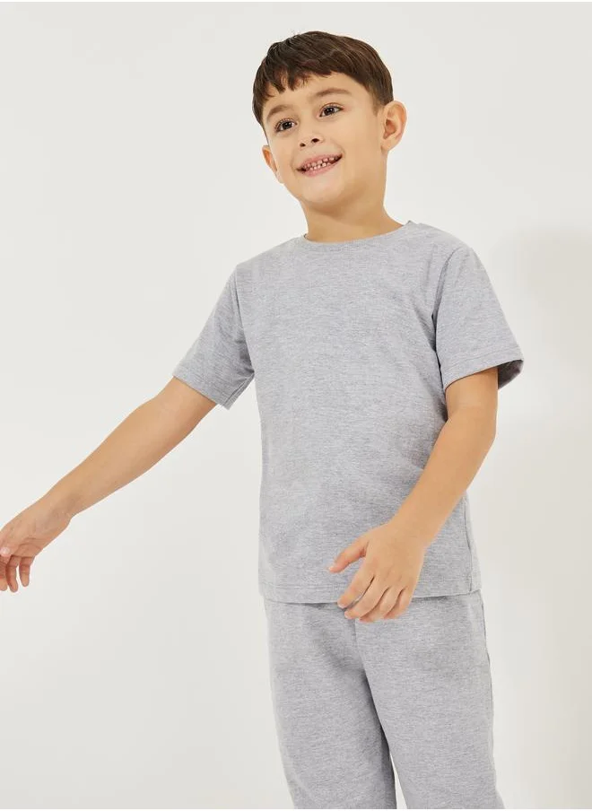 ستايلي Solid Round Neck T-Shirt & Full Length Pants Set