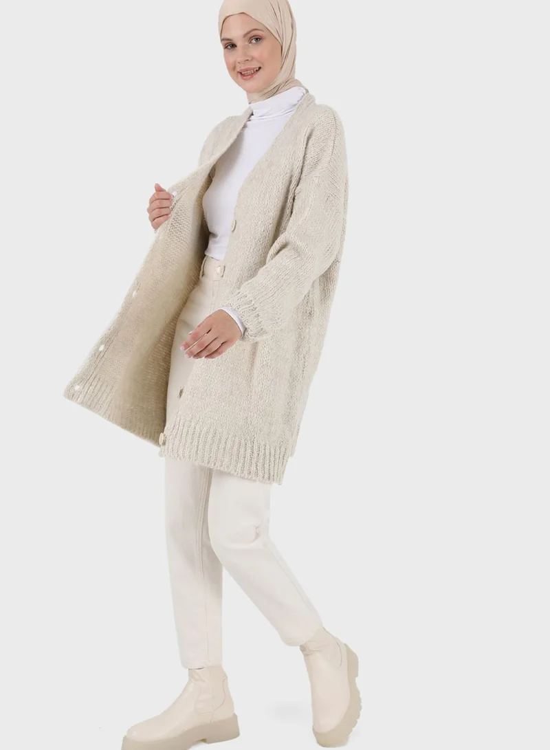 Benin by modanisa Button Detail V-Neck Knitted Cardigan