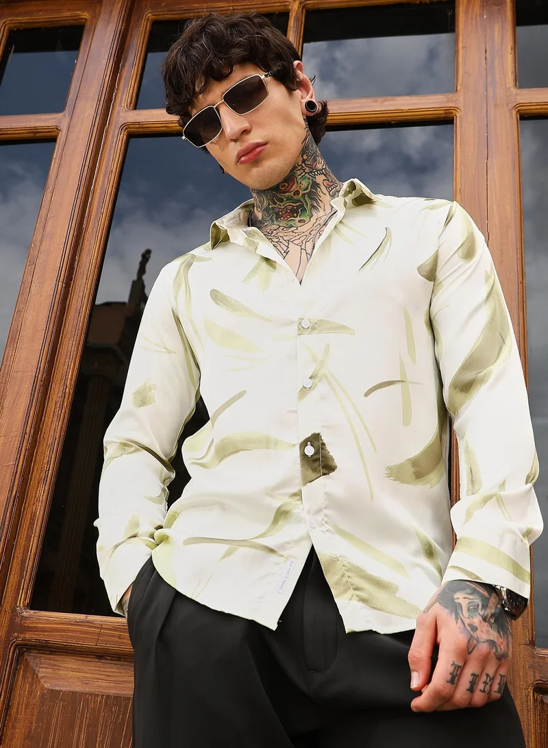 كامبوس سوترا قميص كامبس سوترا رجالي أخضر زيتوني بطبعة خطوط متباينة