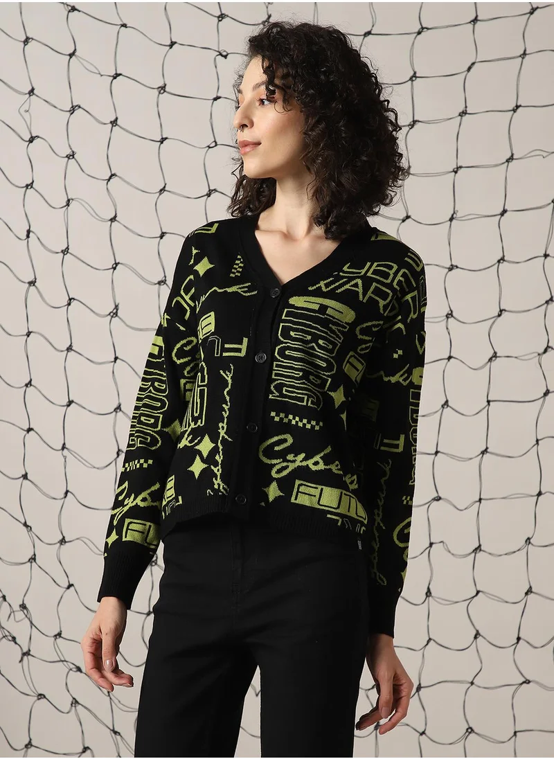 هوبرهولمي Women's Green 100% Acrylic Solid Sweater