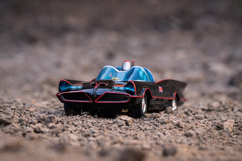 JADA toy Cars DC Comics 1:24 Classic TV Series Batman Batmobile Die-Cast Car & 2.75" Batman, Robin, Penguin, & The Joker Figures - Image 3