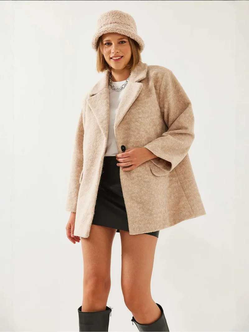 Bianco Lucci LUCCI Oversized Plush Coat with Shawl Collar and Pocket