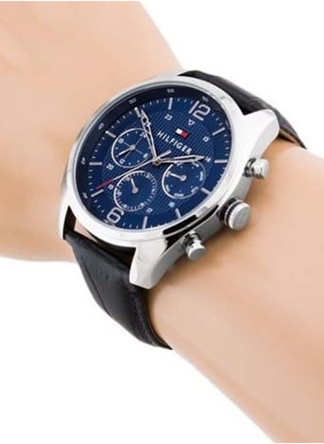 TOMMY HILFIGER - ساعة يد جلدية دائرية الشكل بعقارب للرجال 1791182 - 44 ملم - Image 1