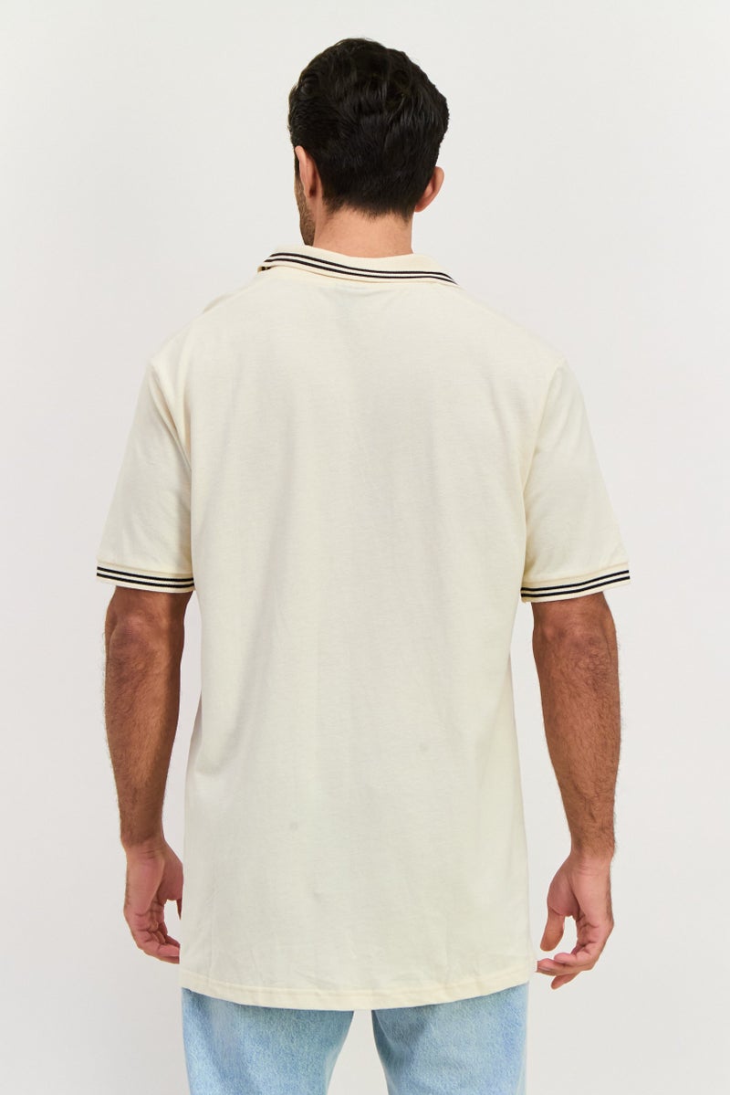 Ellesse قميص بولو قصير الأكمام للرجال بتصميم عادي مع شعار العلامة التجارية، أبيض فاتح - Image 3