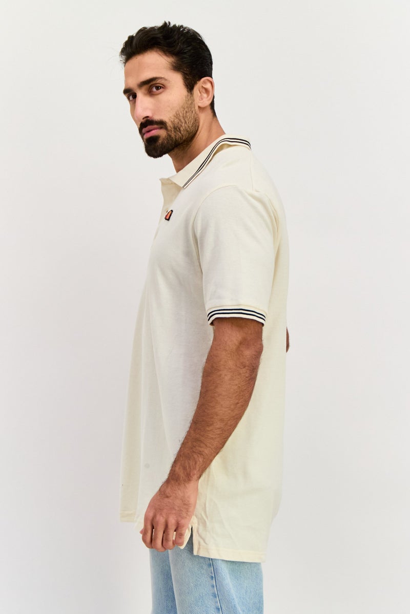 Ellesse قميص بولو قصير الأكمام للرجال بتصميم عادي مع شعار العلامة التجارية، أبيض فاتح - Image 2