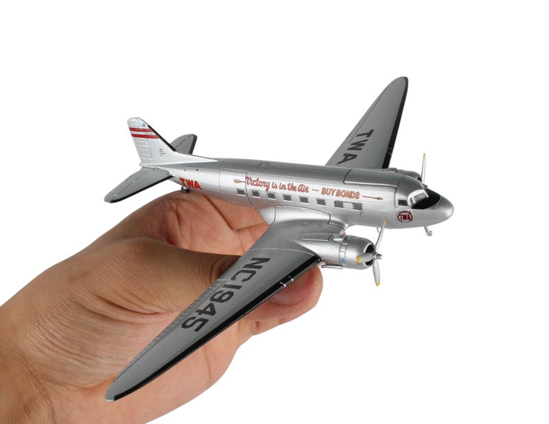 Daron Postage Stamp Douglas DC-3 TWA 1/144 Scale Silver - Image 5