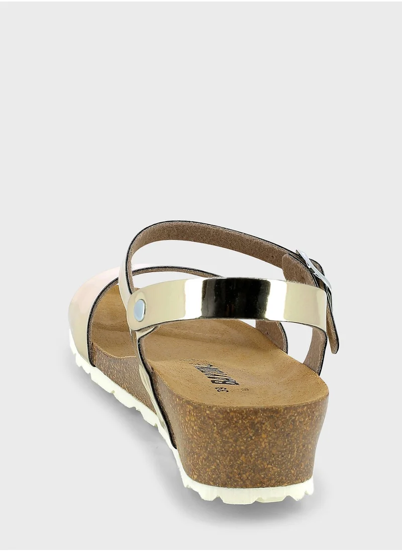 بيتون Wodonga Multi Strap Wedge Sandals