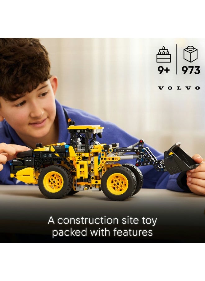 LEGO Technic Volvo L120 Electric Wheel Loader 42209 (973) Pieces  - Image 3