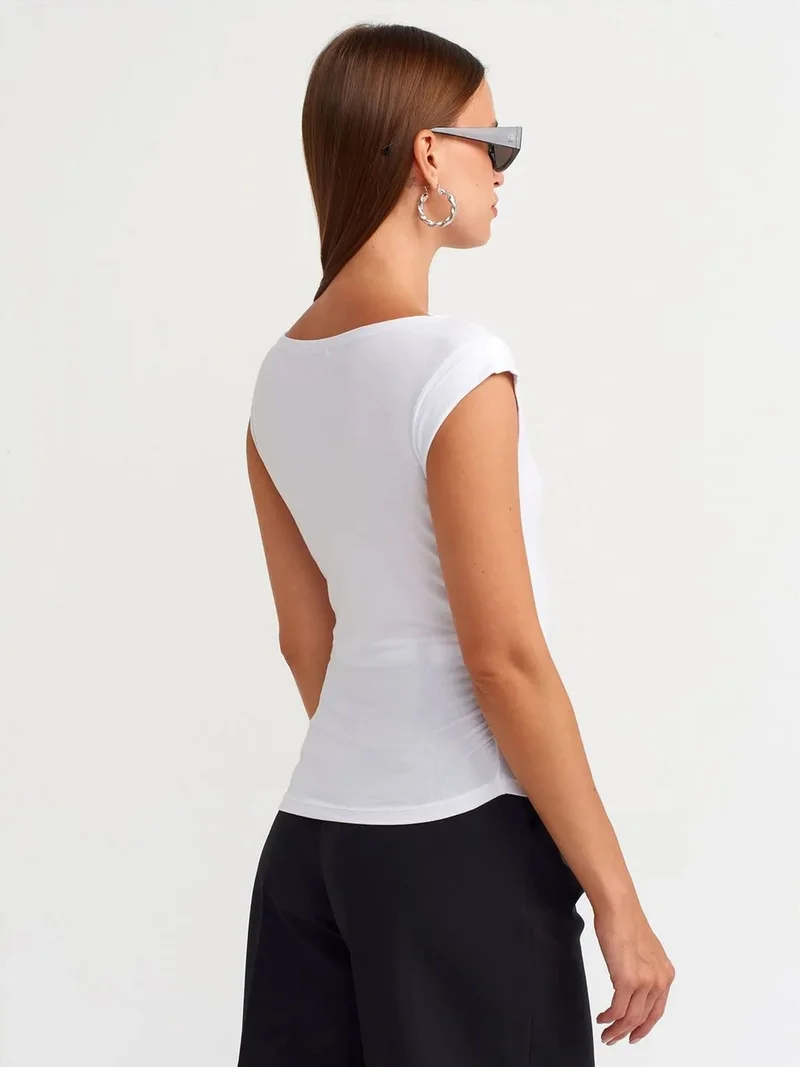 ديلفين DILVIN Sleeveless Boat Neck Slim-fit Blouse