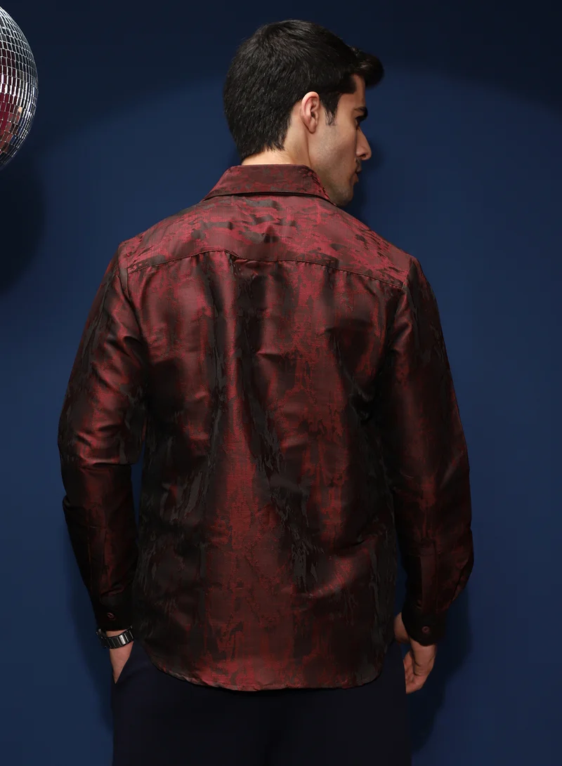 Campus Sutra Campus Sutra Men's Burgundy Red Abstract-Woven Shirt For Casual Wear | Spread Collar | Long Cuffed Sleeves | Button Closure | Shirt Shirt Crafted With Comfort Fit For Everyday Wear
