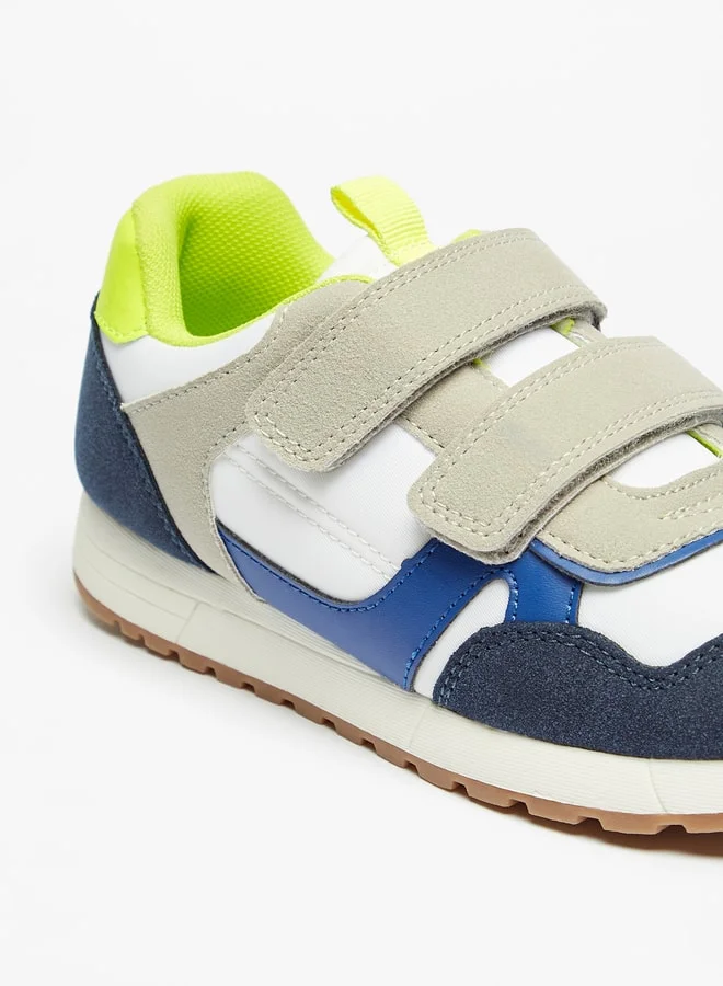 سيد دوتشيني Boys Panelled Sports Shoes with Hook and Loop Closure