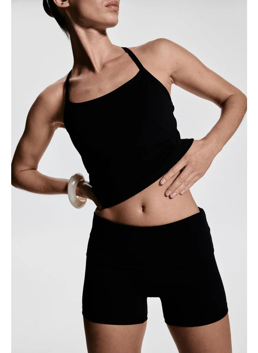 اتش اند ام Integral-Bra Sports Strappy Top With Softmove™