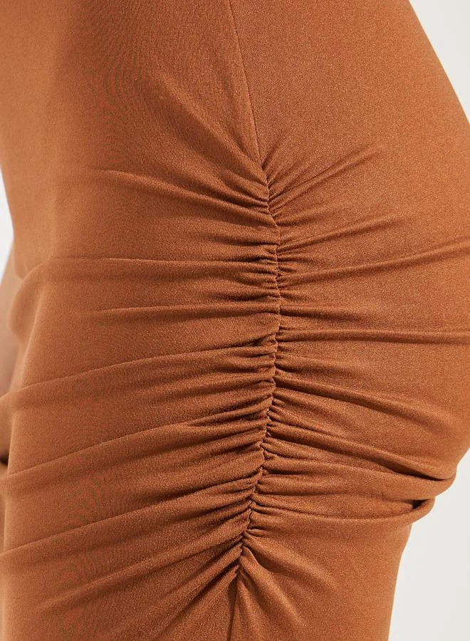 ستايلي تنورة ماكسي بتفاصيل مجمعة وحافة ذيل السمكة