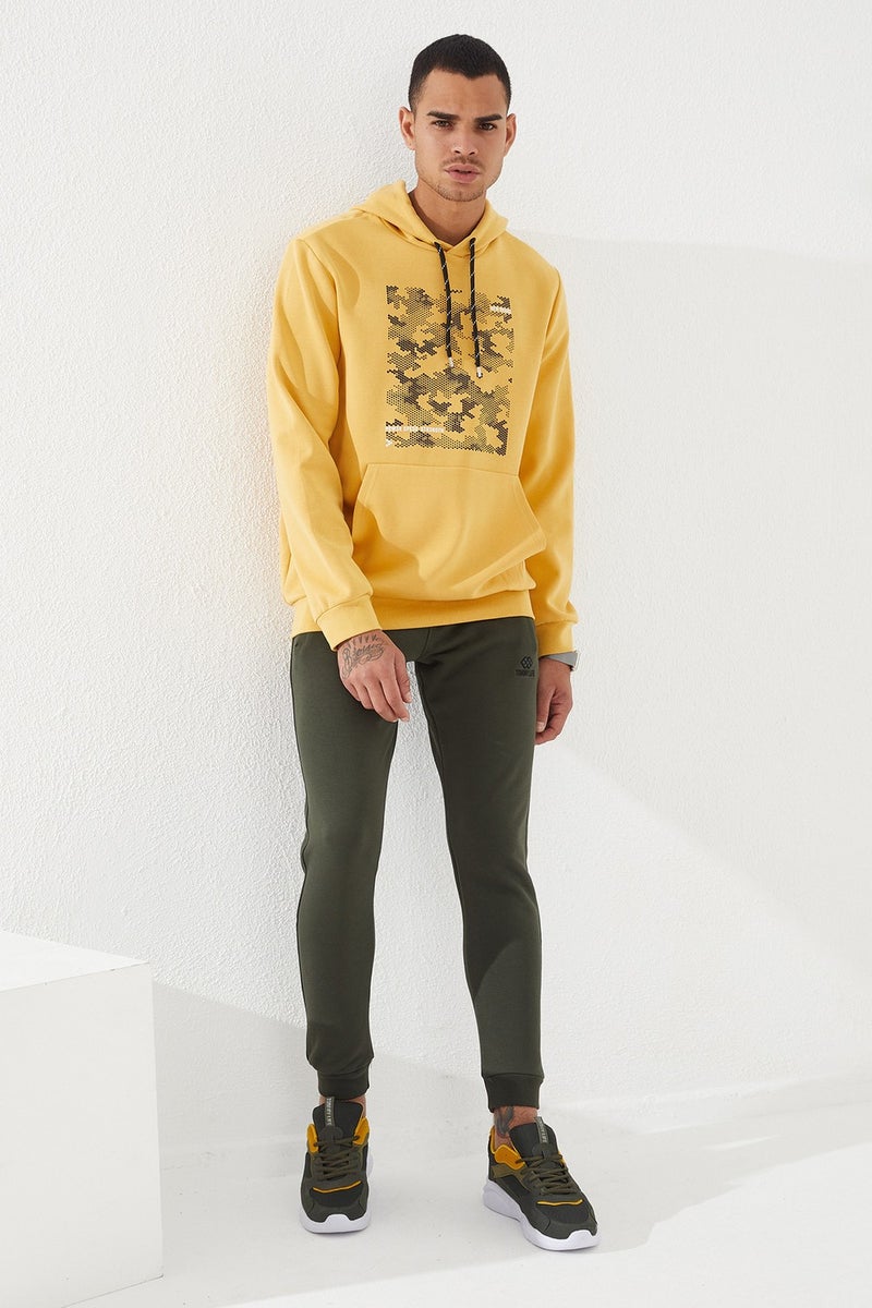 Mustard Men's Camouflage Pattern Printed Standard Fit Hooded SWEATSHIRT-87884