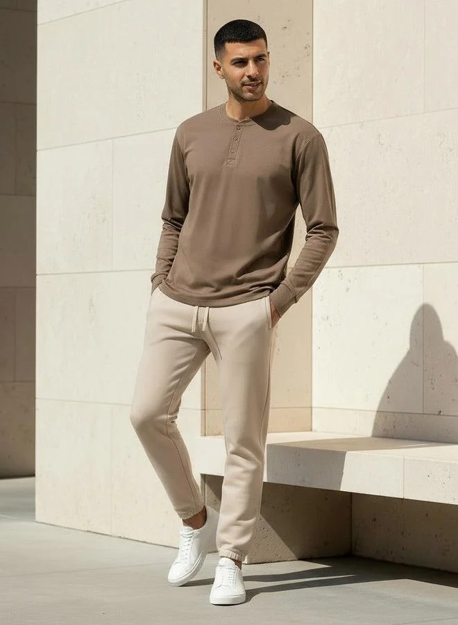 Love Pangolin Love Pangolin Men Henley Neck T-shirt
