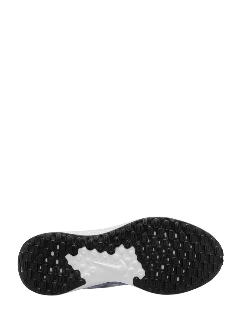 Nike Revolution 7