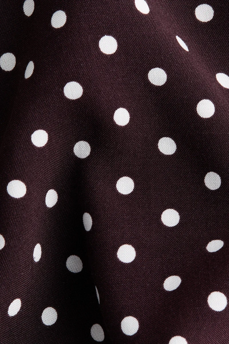 اتش اند ام فستان بتصميم قميص مع حزام بعقدة