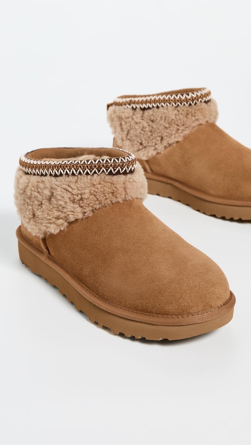 UGG Women's Classic Ultra Mini Maxi Curly Boot, Chestnut, 10 - Image 4