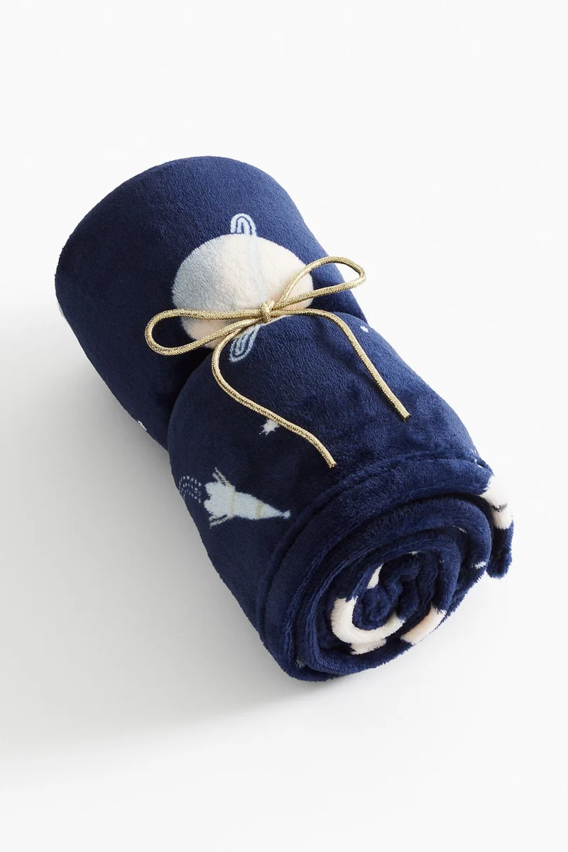 اتش اند ام بطانية منقوشة من الفليس