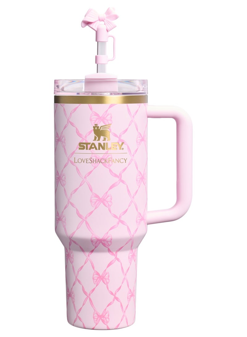 ستانلي 1913 x LoveShackFancy Holiday Quencher® H2.0 FlowState™ Tumbler | 40 أونصة - Image 1