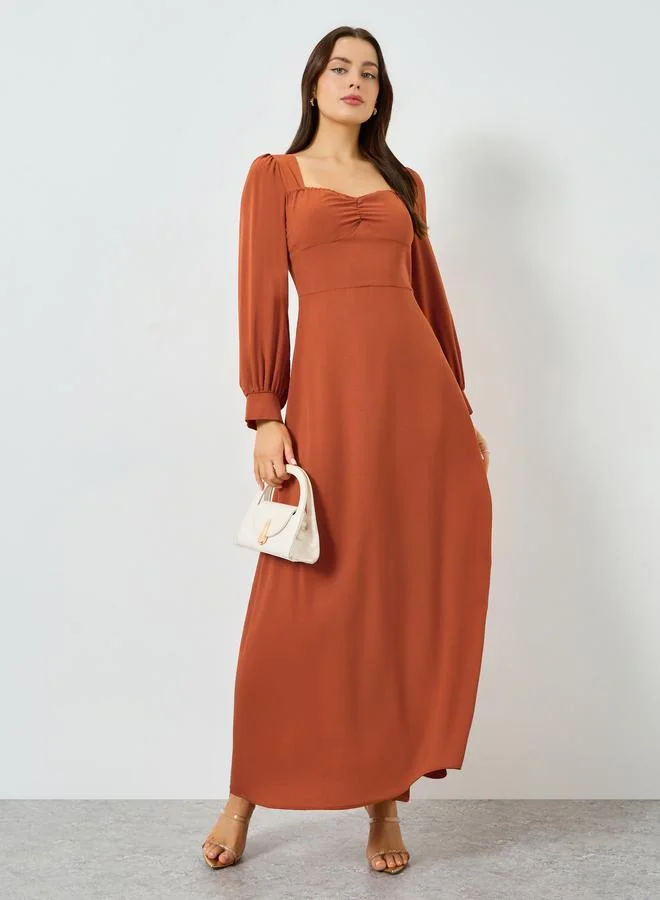 تايك تو فستان طويل بحافة واسعة بياقة مزمومة وأكمام منفوخة