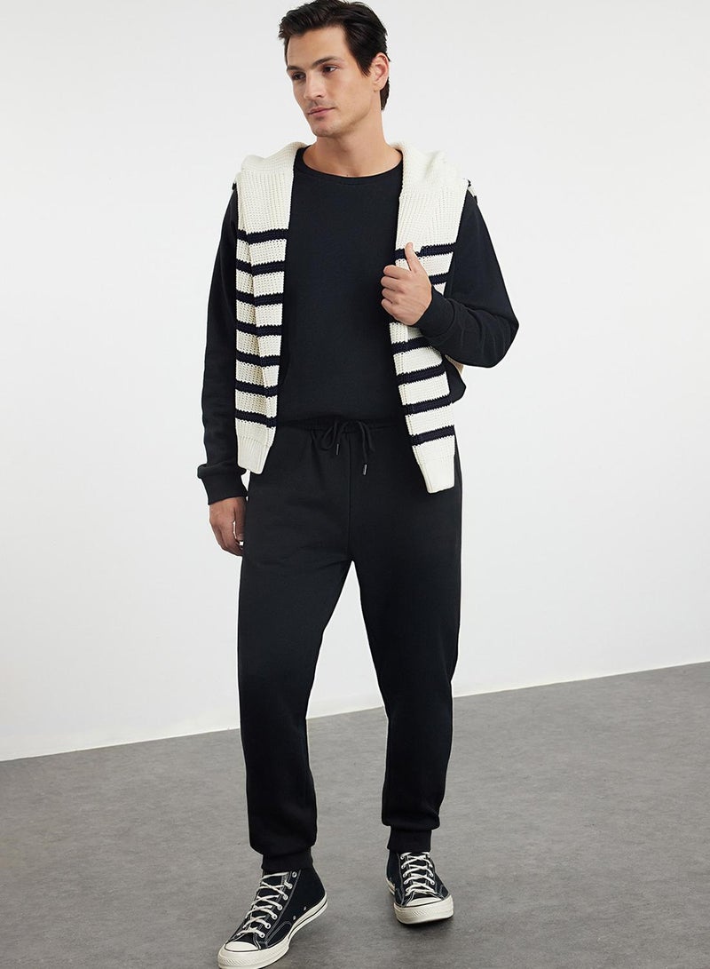 trendyol Black Regular/Normal Cut Fleece/Lined Warm Sweatpants - Image 2