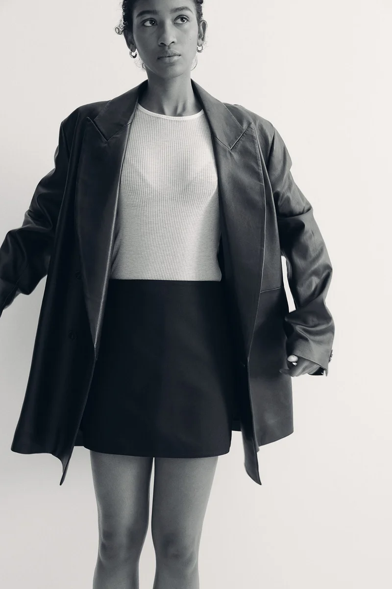 اتش اند ام تنورة ميني