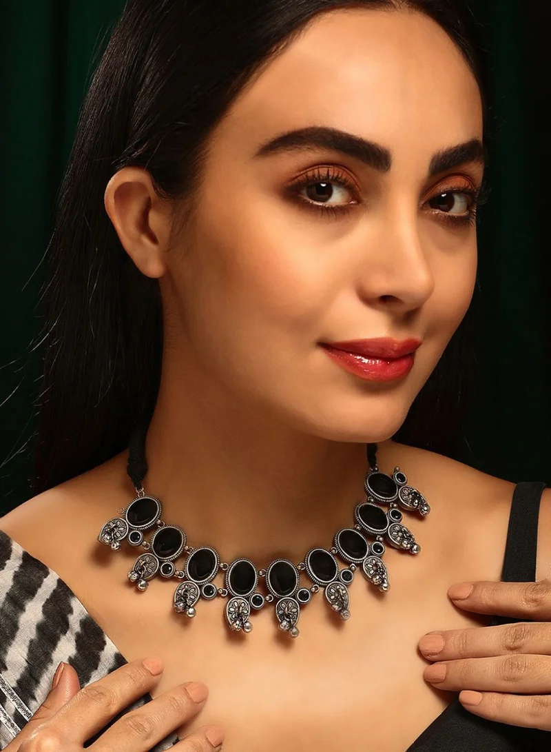 برياسي عقد نحاسي مرصع بأحجار مؤكسدة