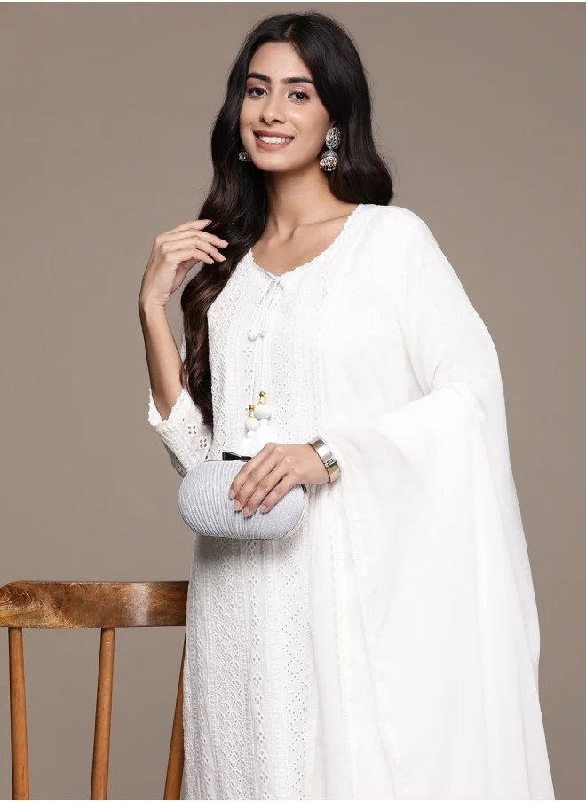 آي شين Women's Off White 100% Cotton Embroidered Straight Fit Kurta Set