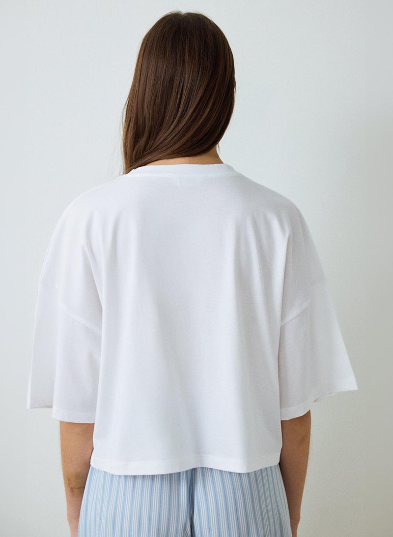 بنتي تيشيرت قصير بياقة دائرية وطبعات ليلى - Image 3