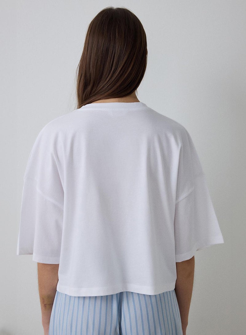 بنتي تيشيرت قصير بياقة دائرية وطبعات ليلى - Image 4