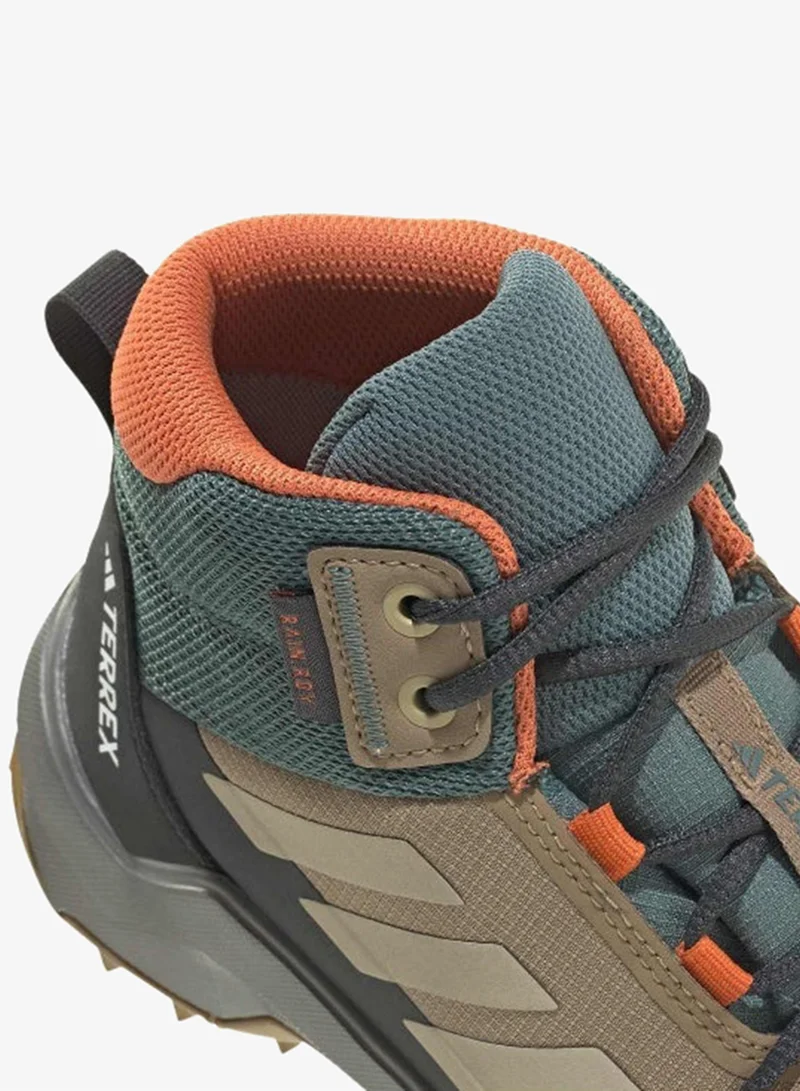 adidas أحذية هايكنج للأطفال تيريكس  .    بنية