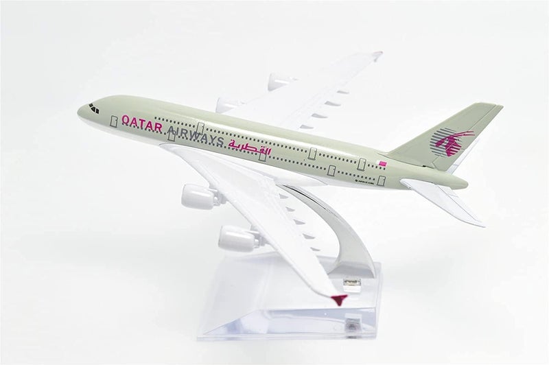 AmigozZ نموذج طائرة معدنية مصغرة للعرض فقط، الحجم - 16 سم (الخطوط الجوية القطرية) - 1 قطعة، للأطفال، متعدد الألوان - Image 5