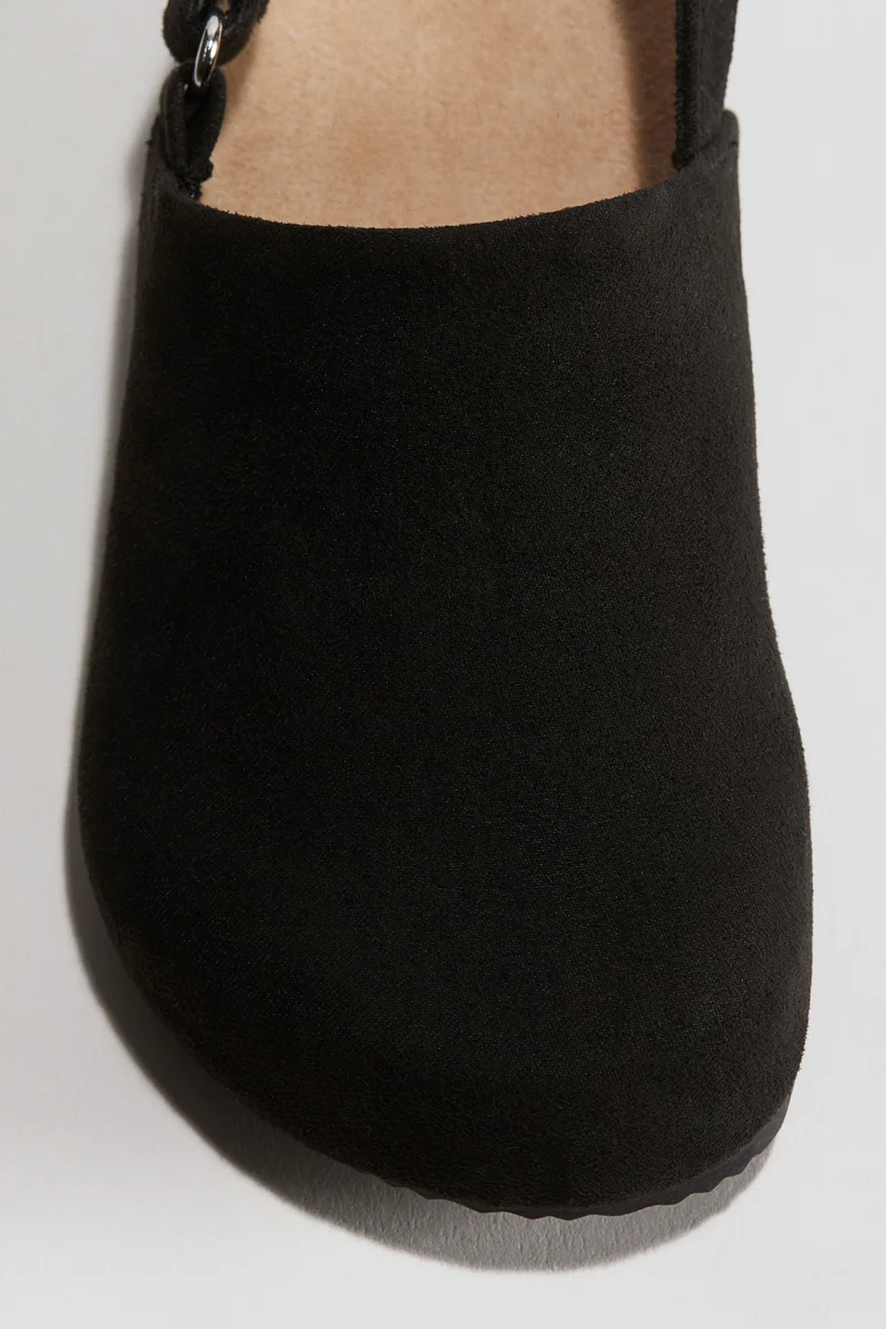 اتش اند ام حذاء ميول