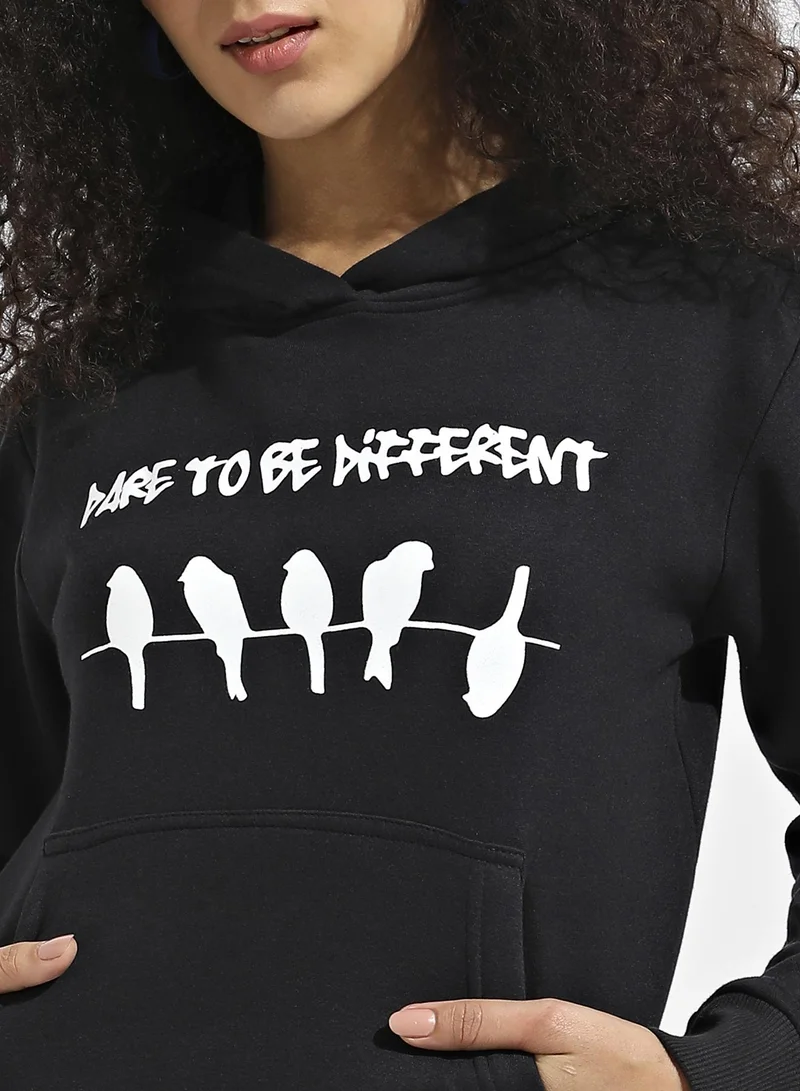 كامبوس سوترا هودي نسائي أسود Dare To Different بحاشية مضلعة